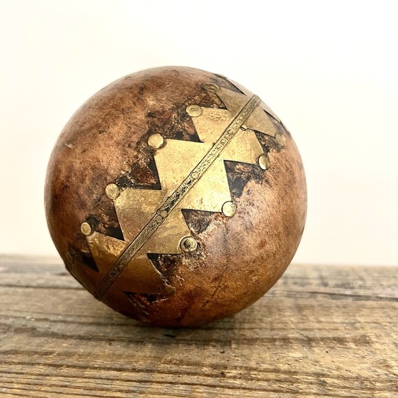 Brass and wood sphere ball - Picture 1 of 4